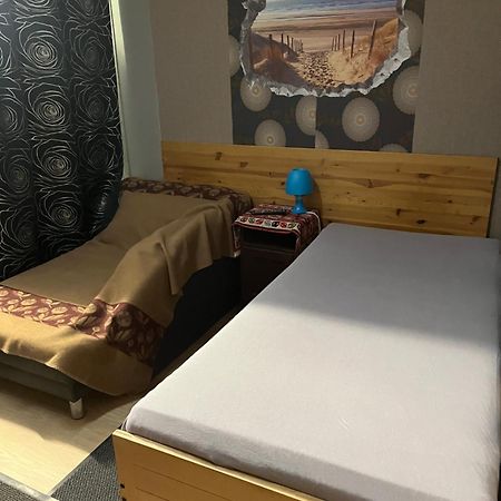 Hipokratios 3 Zimmer Mit Gemeinschaft Wc Fuerth Exterior photo